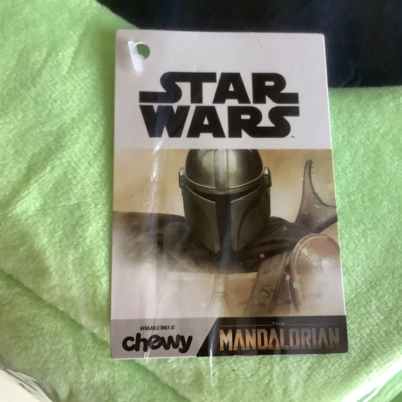 NIP Chewy Star Wars Maldalorian Cat Small Dog Pet Bed + R2D2 catnip toy - Picture 3 of 4